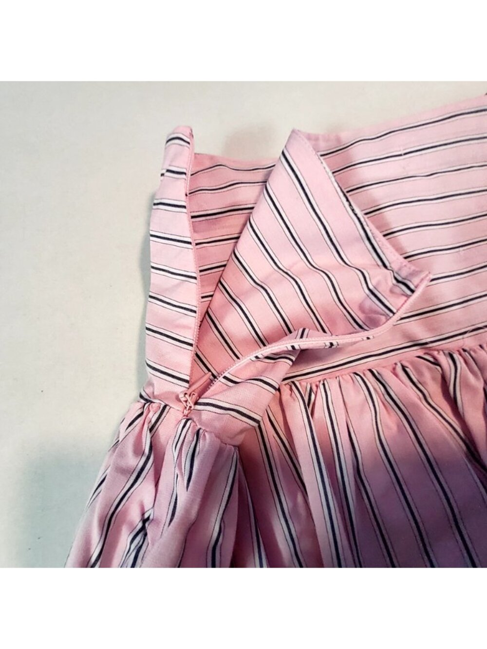 WAYF Pink & White Striped Mini Skirt Size L Elastic Waistband  Ruffled hemline - Picture 7 of 9